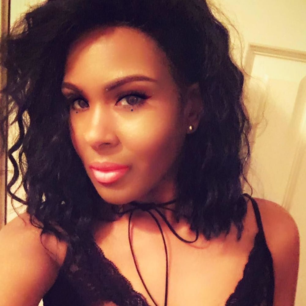 Meet your Posher, Mia